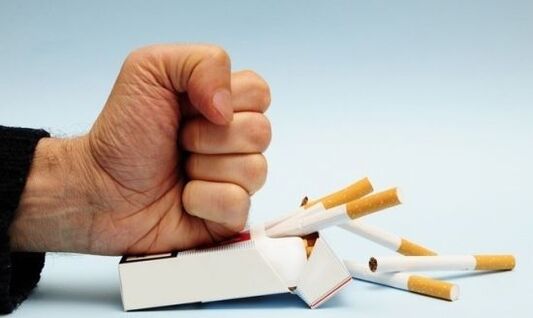 Smēķēšanas atmešana novērsīs sāpes pirkstu locītavās